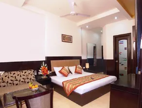 Hotel Apra Deluxe - Image 4