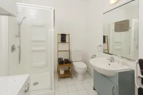 TOWNY - Central City Retreat - 2 Bedrooms - Image 4