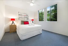 Beachside Unit Near Convention Centre - Image 3