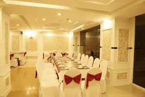 Jay Grand Hotel - Image 2