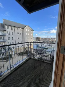 Amazing Marina View Apartment With Balcony Bristol - Image 5