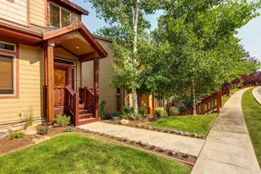 4BR 3.5BA Urban Alpine Home by RedAwning - Image 4
