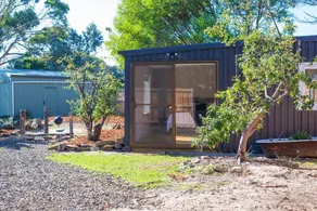 3 Bedroom Entertainer with Bungalow Next To Beach - Image 5