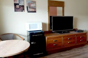 Budget Inn - Image 3