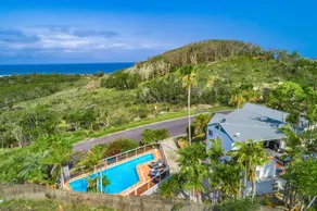 Fuller Holidays - Byron Pacific Vista - Large Family Home With Pool - Image 4
