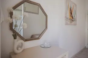A2 - Luxury apt w Terrace, Gym, Jacuzzi & Sauna - Image 4