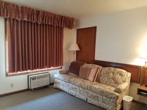 Diplomat Motel - Image 2