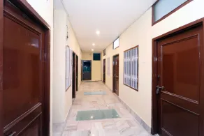 Chinar by OYO Rooms - Image 4