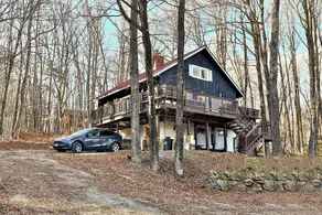 Your Ski Home: Powder Park Place - Upper Level. Close To Killington. Hot Tub. 4 Bedroom Home - Image 3