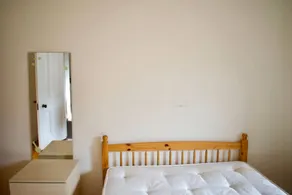Traditional 2 Bedroom Apartment - Image 2