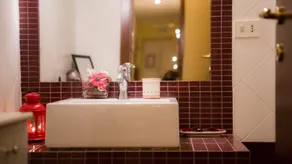 Strawberry House - Image 4