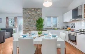 Awesome Home in Porec With Wifi and 2 Bedrooms - Image 4