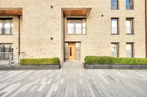 Stylish Apartment in Central Edinburgh with Secure Free Parking - Image 3