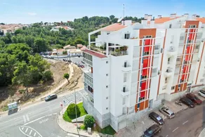 Lovely 2 Bedroom Duplex Apt w Terrace in Cascais - Image 4