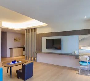 Rainbow House - Image 5
