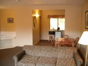 Attitash Motel - Image 3
