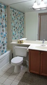 Pelican Suites at North Vancouver - Image 4