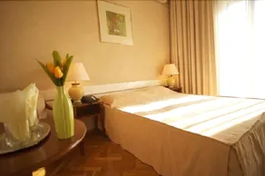 Astoria - Image 3