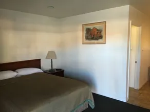 Capri Inn - Image 2