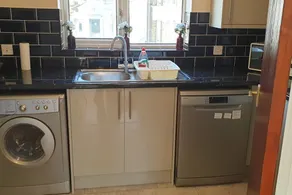Plumstead Serviced Apartment - Image 3