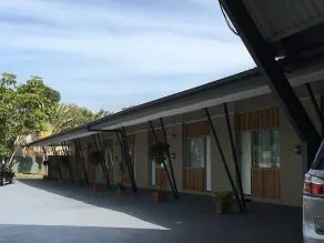 Belmont Palms Motel - Image 3
