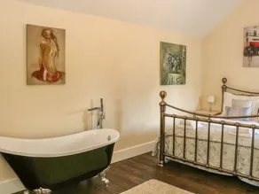 Beckside Cottage - Image 2