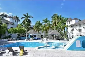 Sand Castle Hotel - Image 5