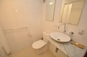 Camperdown 21 Brigs Furnished Apartment - Image 4
