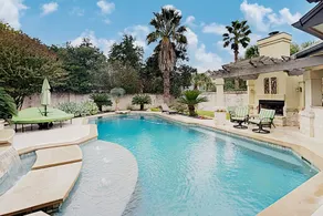 West Lake Wonder W/ Private Pool & Outdoor Kitchen 6 Bedroom Home - Image 5