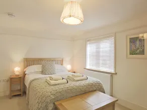 Stylish Holiday Home in Snape With Garden - Image 2