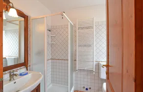 Stunning Home in Cimolais With 4 Bedrooms and Wifi - Image 2