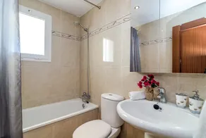 PDM- Lovely apartment with stunning views Estepona - Image 3