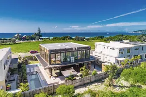 Your Luxury Escape - Beach Box - Image 3