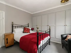 9 Oaklands Terrace - Image 4