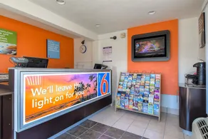 Motel 6 Los Angeles - Harbor City - Image 5