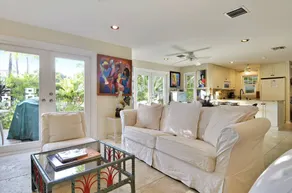 Artist Garden by Avantstay Great Location w/ Balcony, Outdoor Dining, Shared Pool & Bbq! Week Long Stays - Image 5