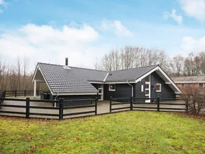 Modern Holiday Home in Toftlund With Terrace - Image 4