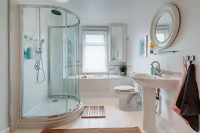 Nomi Homes - Exeter - BOOKDIRECT - Central - BEACH - WIFI - Image 4