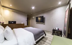 O2 Hotel - Image 4