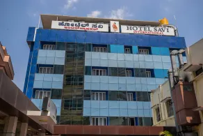 Hotel Savi International by OYO Rooms - Image 3