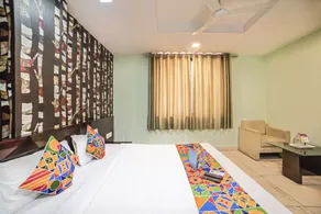 FabHotel S.P 13 A.B. Road - Image 2