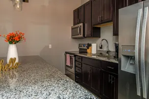 Strip District Apts with Wifi by Frontdesk - Image 4