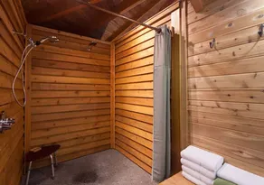 Stormking Hotel at Mt. Rainier - Image 5