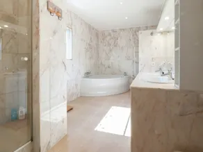 Voll ausgestattetes Ferienhaus mit Whirlpool, Garten und privatem Pool | Haustierfreundlich - Image 4