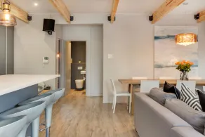 Long Beach Holiday House - Image 2