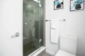 Yorkville Plaza by JET Furnished Suites Inc - Image 2