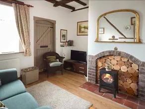 April Cottage - Image 5
