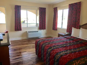 Civic Center Motel - Image 3