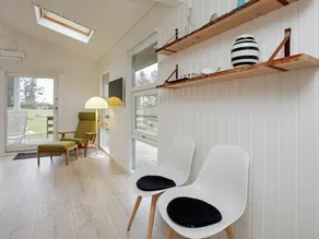 Spacious Holiday Home in Thyholm Near Sea - Image 4