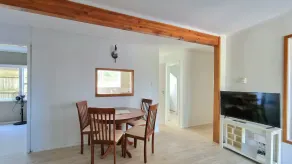 Lovely 2- Bedroom Unit with Free Parking - Image 2